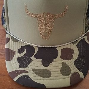 Trucker hat
